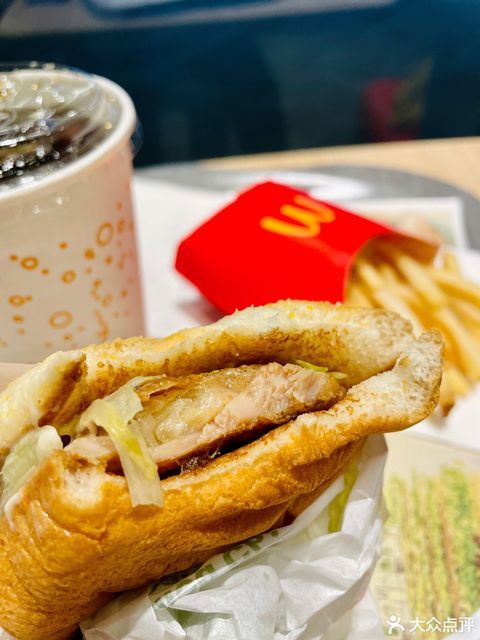 原味板烧鸡腿堡图片