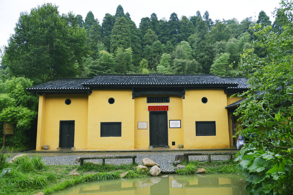 地址(位置,怎么去,怎么走,在哪,在哪里,在哪儿):吉安市井冈山市茨坪