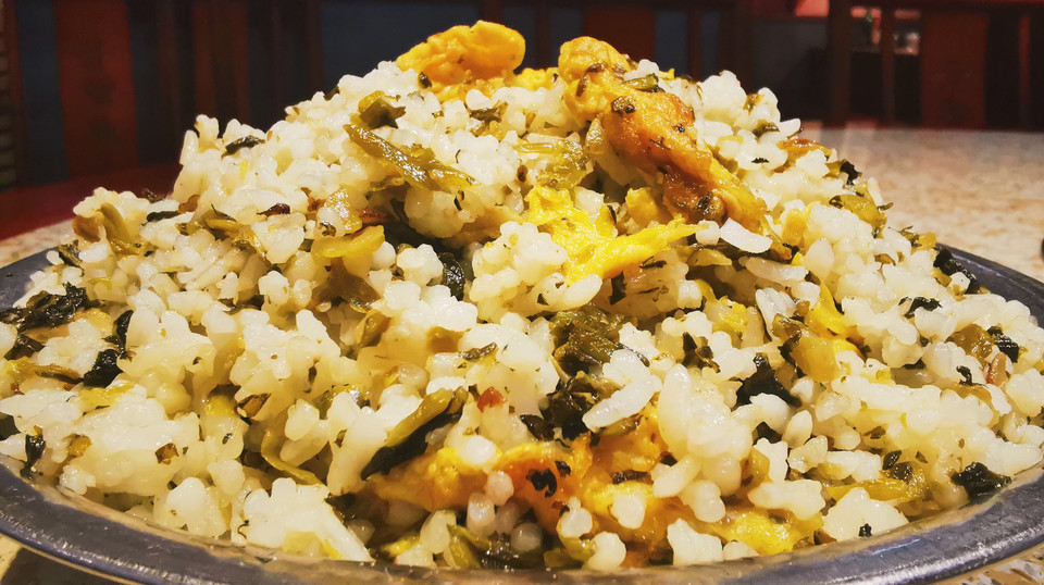 酸菜蛋炒饭图片