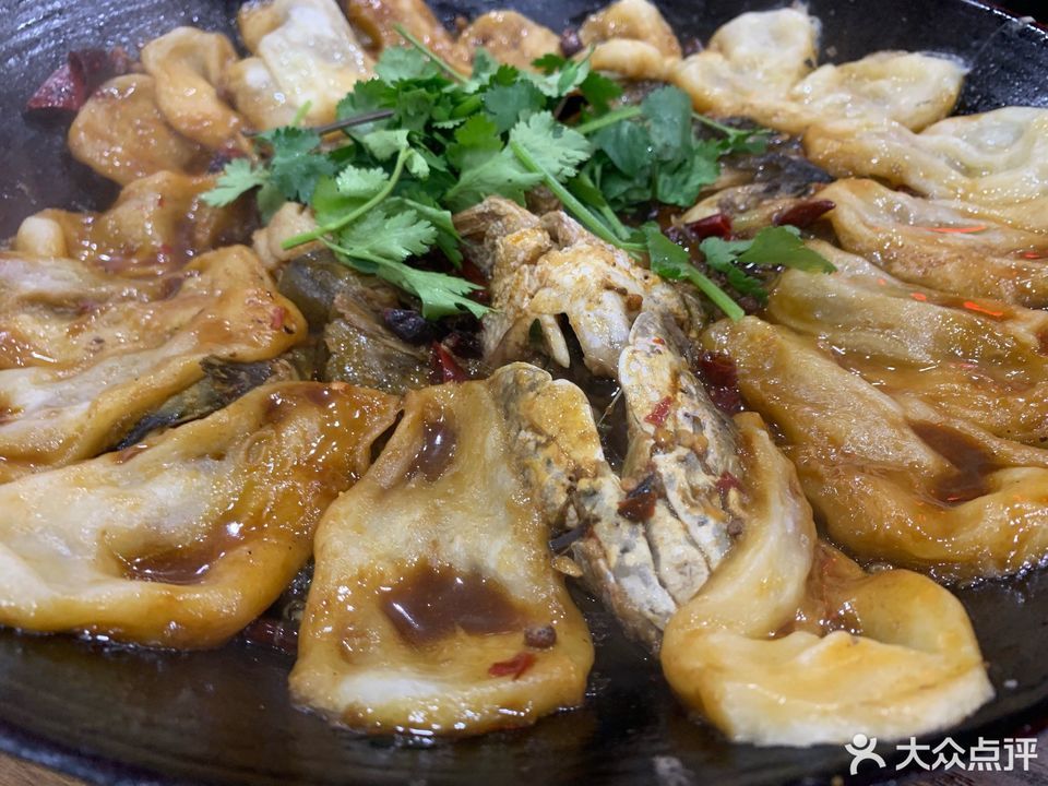 推荐菜:介绍:地址(在哪里):老村长地锅位于徐州市贾