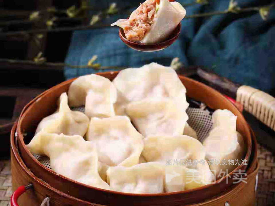 牛肉芹菜蒸饺小碴粥推荐菜:介绍:地址(在哪里):杭州小笼包位于丹东市