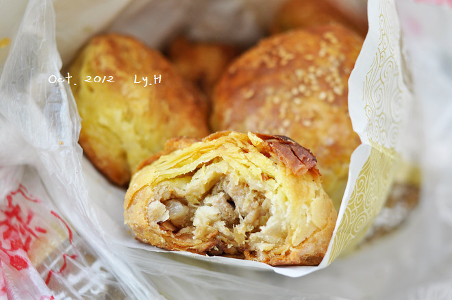 探寻古法美味：吊桥烧饼的千年传承与创新