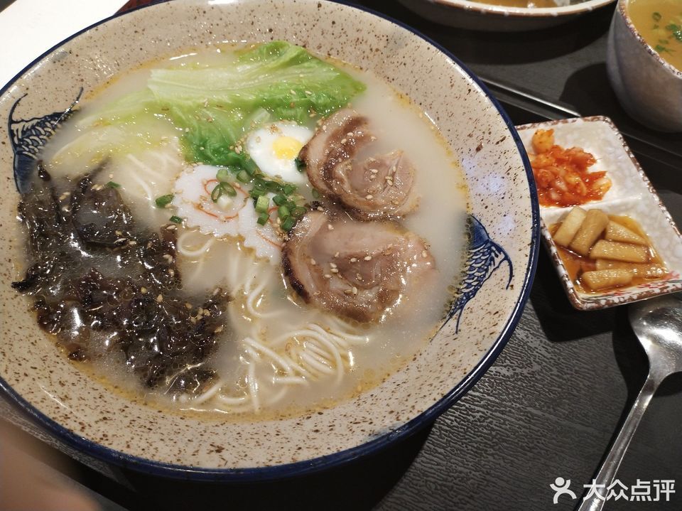 浓汤猪骨面图片