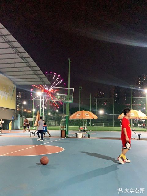 我的乐园学校的篮球场