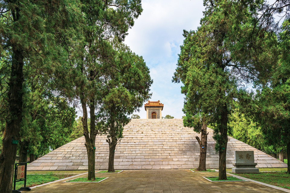 微山桃花山公墓