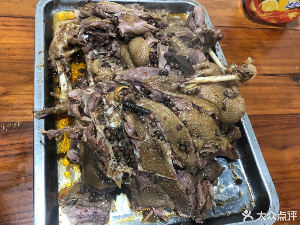 推荐菜:介绍:地址(在哪里):张赢烧鸡麻辣鸭位于平顶山市鲁山县人民路