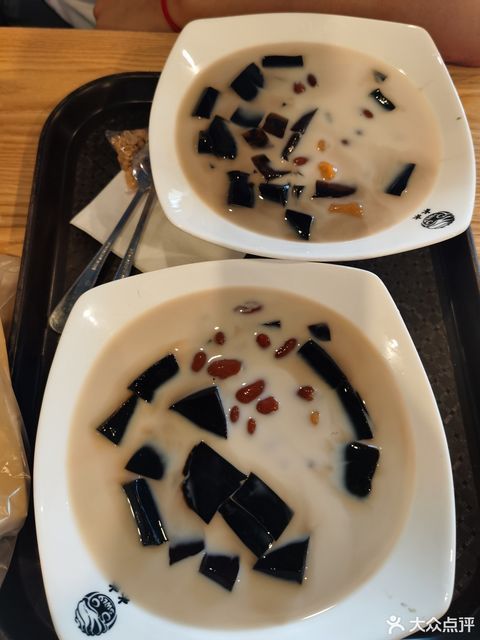 牛奶烧仙草图片