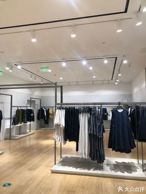 cos(厦门华润万象城店)图片