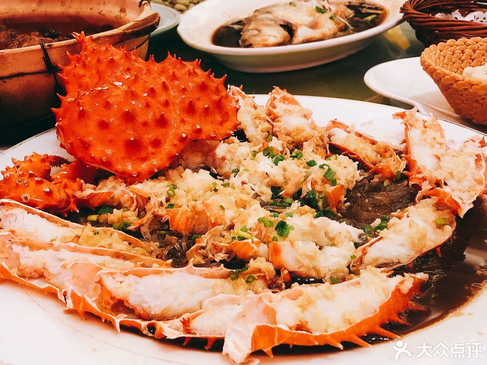 蒜蓉粉丝蒸帝王蟹图片