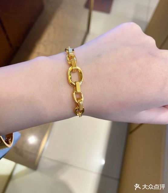 上海老庙黄金珠宝(健康路)图片