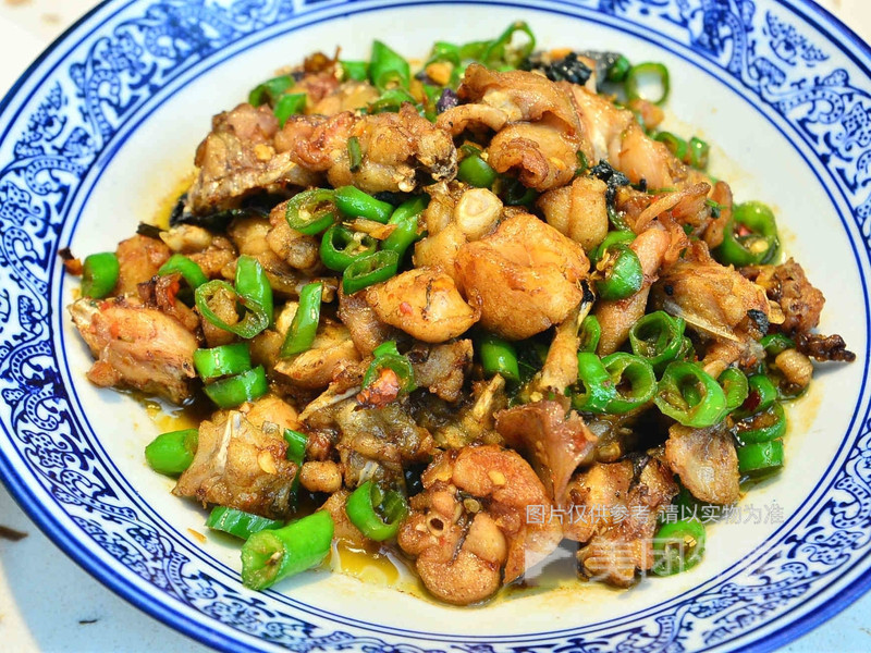 牛蛙炒鸡图片