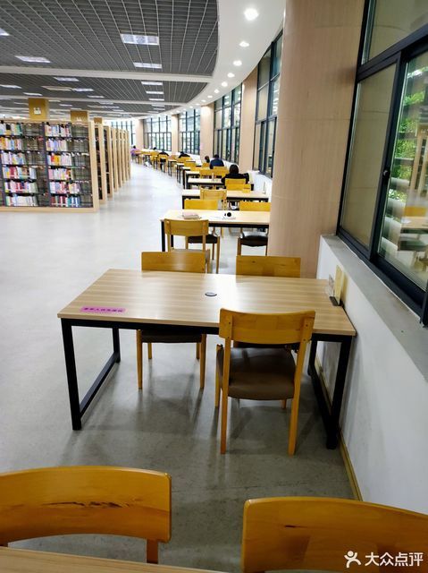 龙湾区图书馆图片