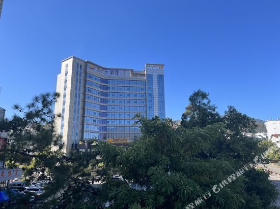 怎么去,怎么走,在哪,在哪里,在哪儿):临沧市凤庆县凤山镇顺宁路与滇红