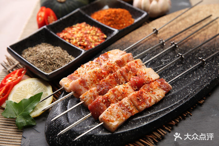 精品五花肉串图片