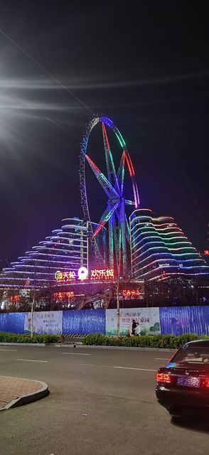 聊城水城包括:水城之眼摩天轮,水城中学,水城华府,江北水城天沐温泉