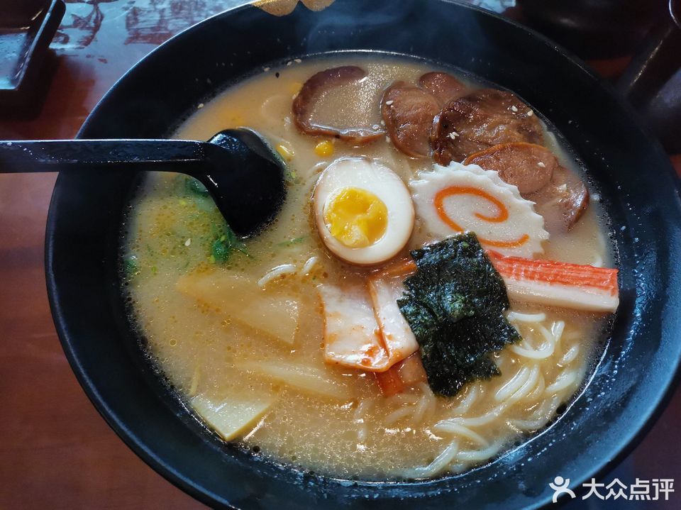 豚骨叉烧拉面图片