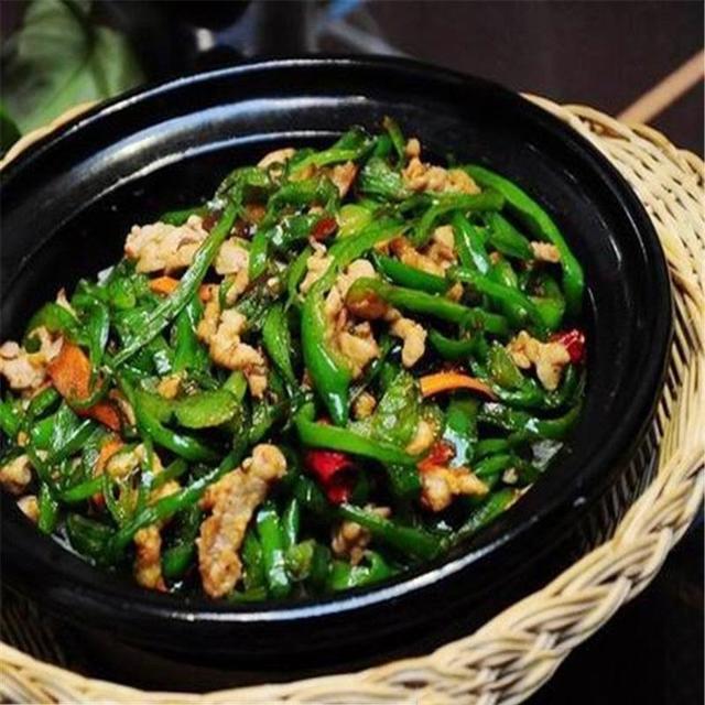 青椒肉丝煲仔饭图片