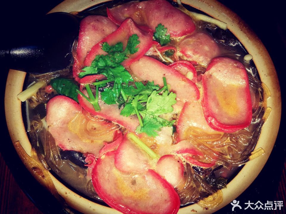 红肠砂锅推荐菜:介绍:地址(在哪里):宋氏向阳砂锅位于泰州市泰兴市