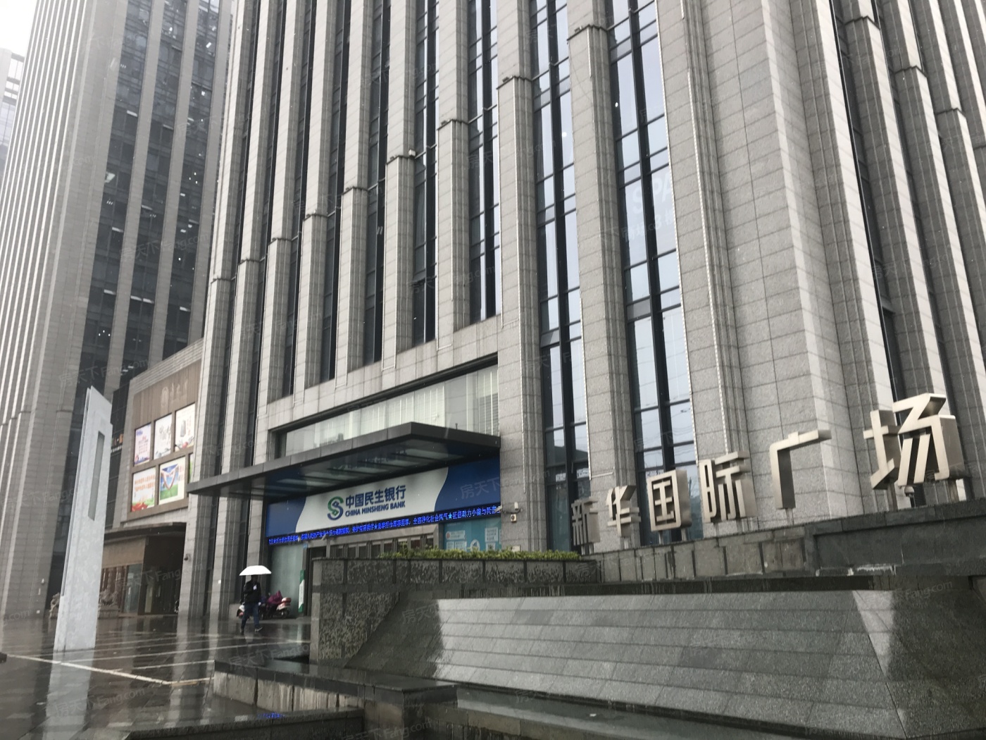 新华国际广场地下停车场-出口,新华国际广场地下停车场-出入口,商之都