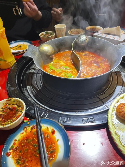 椒香城门口老火锅