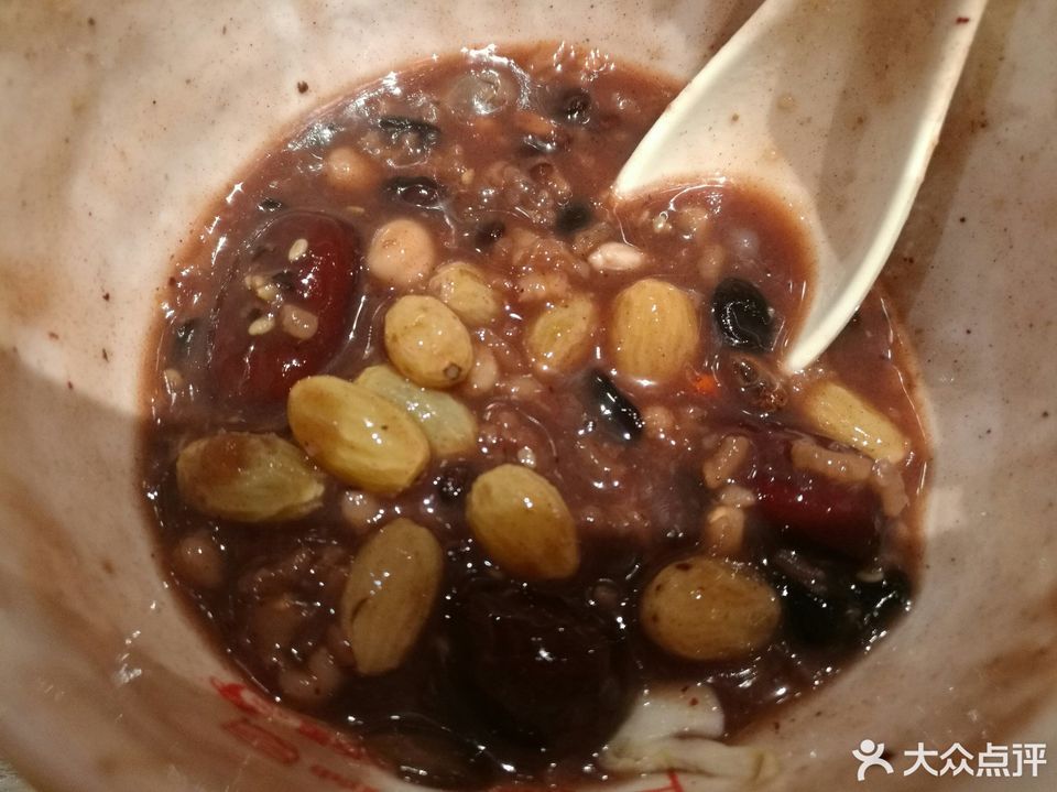 推荐菜:标签:餐馆餐饮快餐介绍:地址(在哪里):王春光早餐位于郑州市