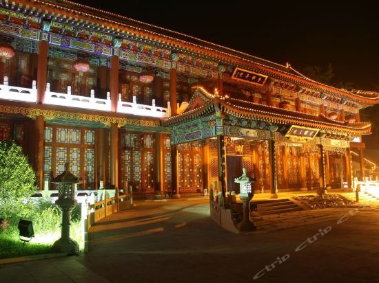 草堂滕州鲁班大酒店包括:滕州鲁班草堂,鲁班草堂客栈,枣庄鲁班大饭店