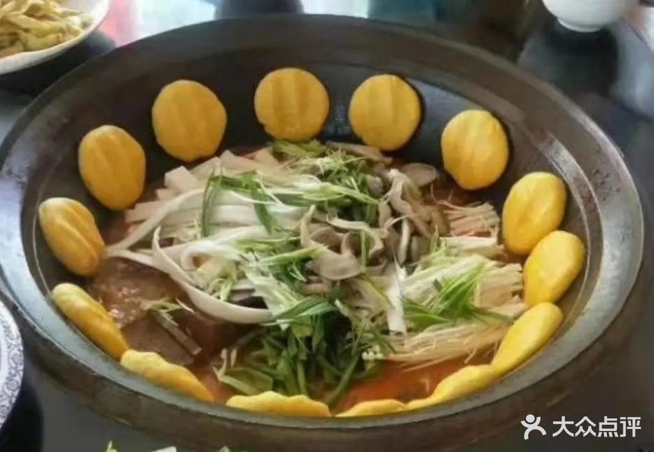 铁锅贴饼子图片