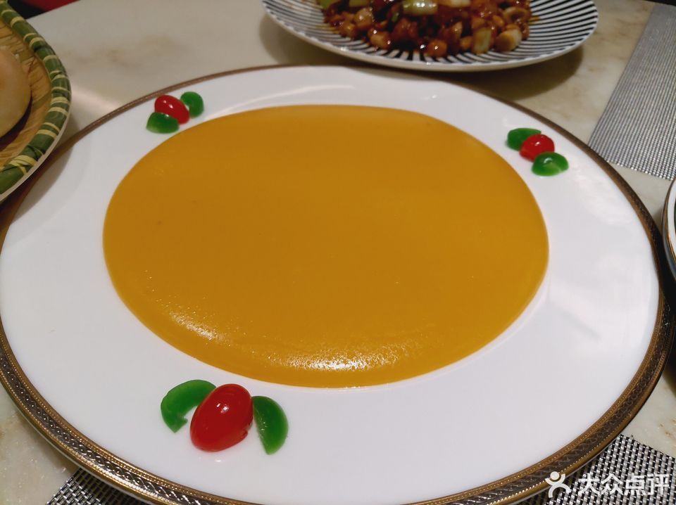 推荐菜:介绍:地址(在哪里):同和居(银泰店)位于北京市丰台区马家堡