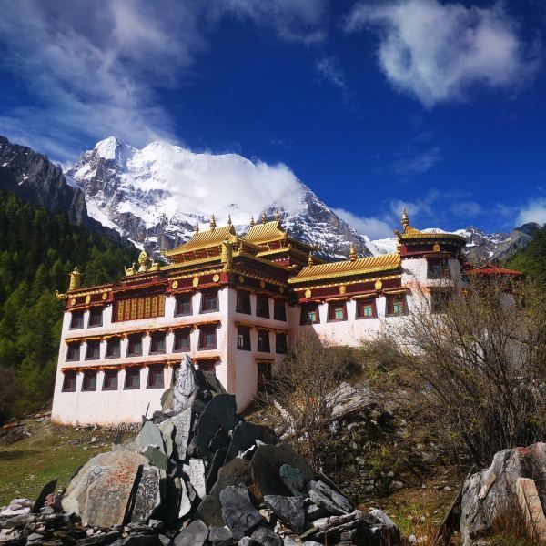 甘孜稻城亚丁景区-冲古寺图片