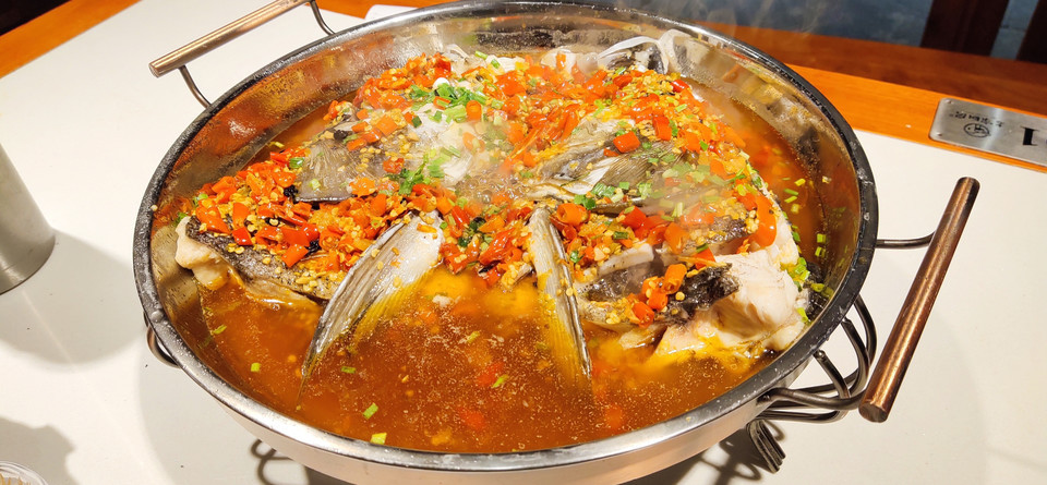 老坛辣椒蒸鱼头鱼头图片