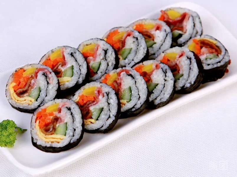 培根金针菇紫菜包饭图片