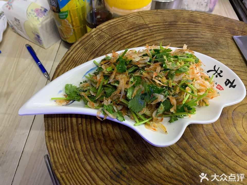 香菜拌虾皮图片