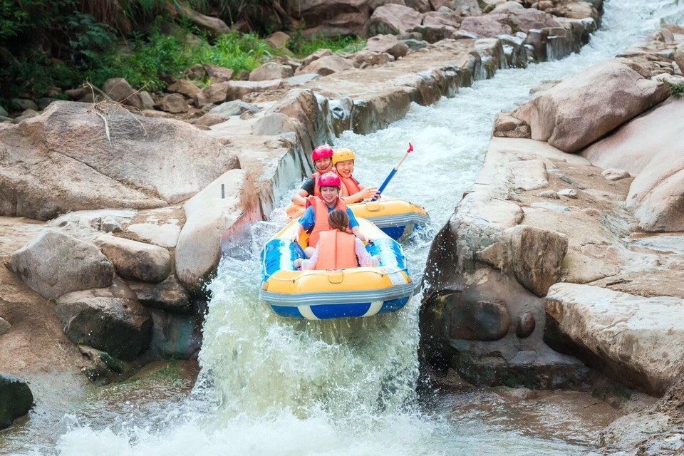 虎啸峡漂流图片
