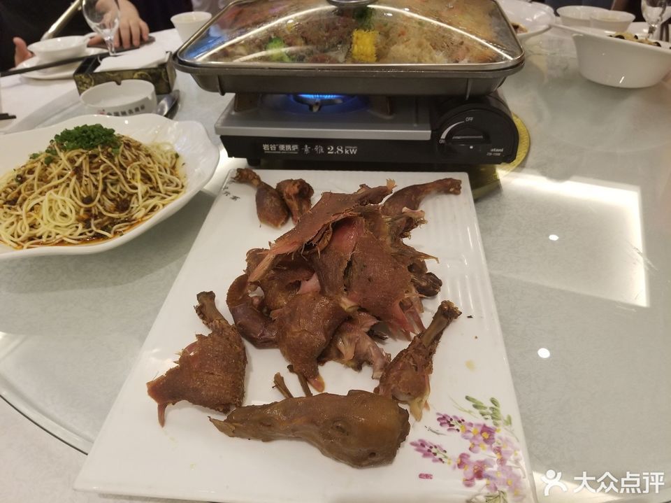 t01b0af83742c4001f3.jpg