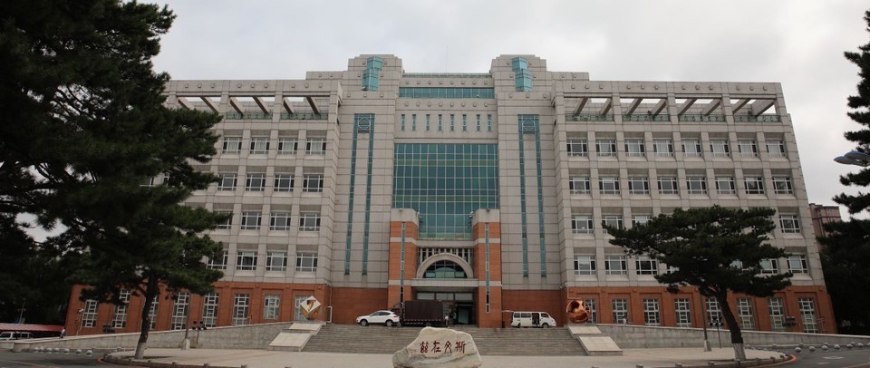 东北师范大学本部校区图书馆图片