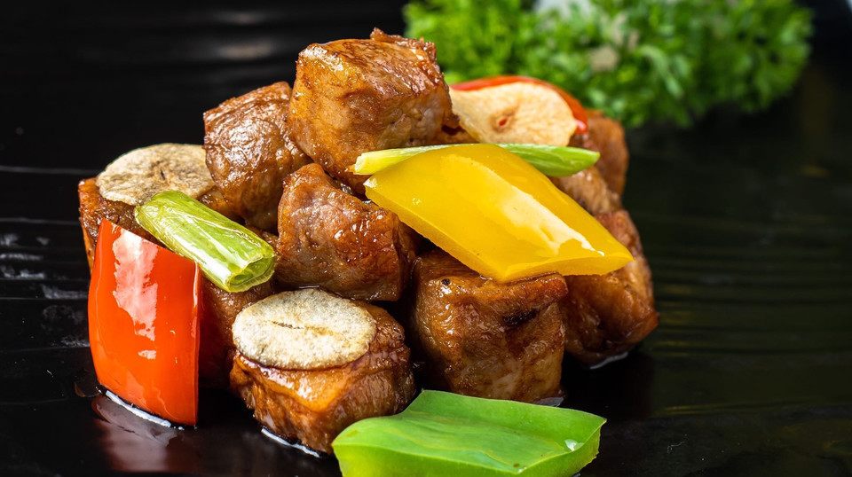 翡翠雪花牛肉粒图片