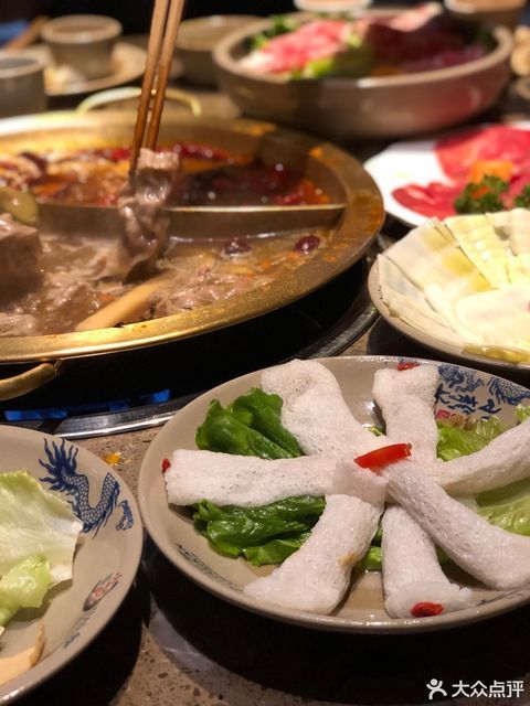 红糖糍粑推荐菜:地址(在哪里):小龙坎老火锅(全椒店)位于滁州市全椒县