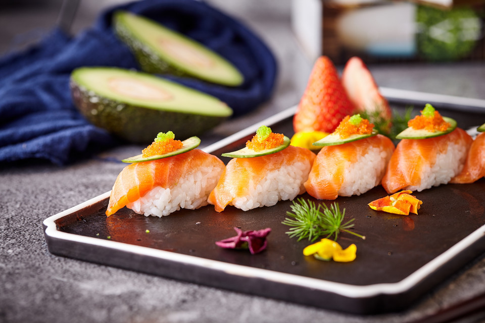 三文鱼手握图片