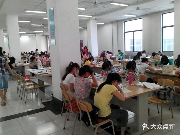 德州学院-图书馆图片