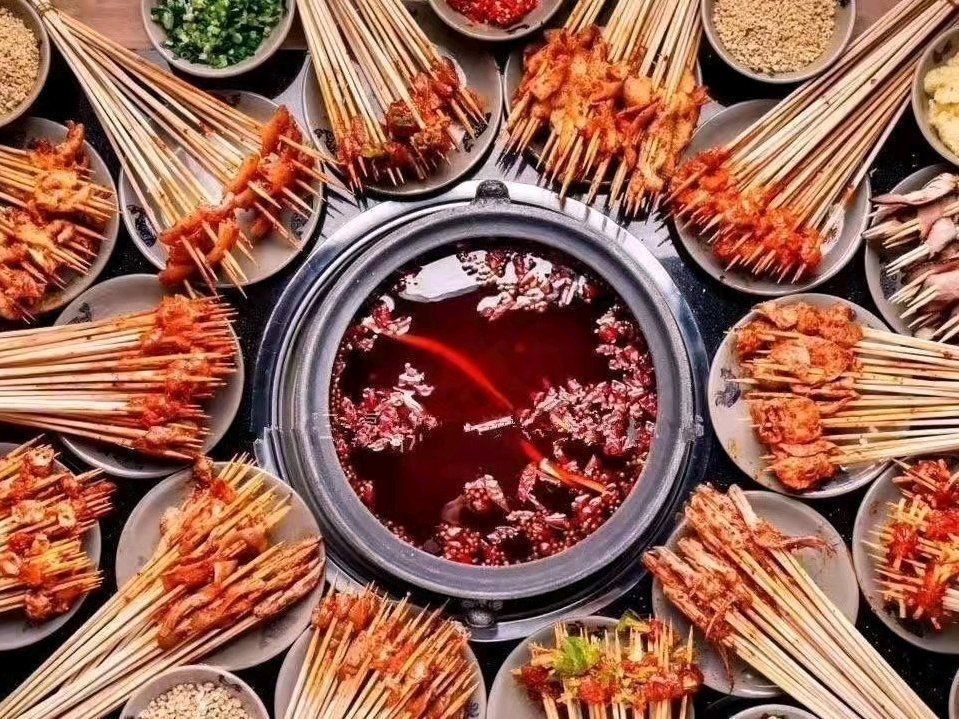 门口儿小扁担串串香火锅(万福广场店)图片