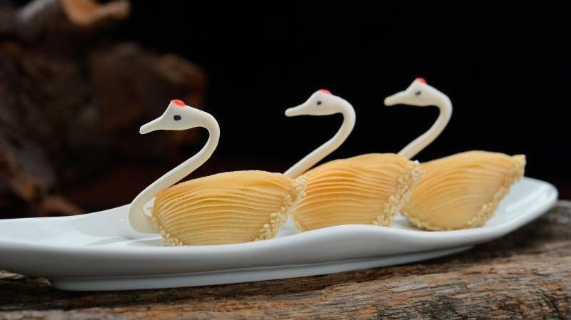 一品天鹅酥图片