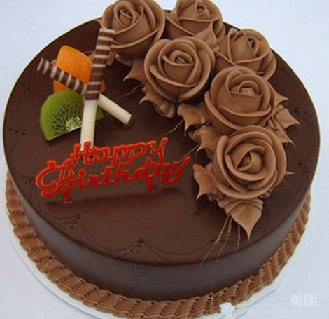 圆形巧克力脆皮蛋糕图片