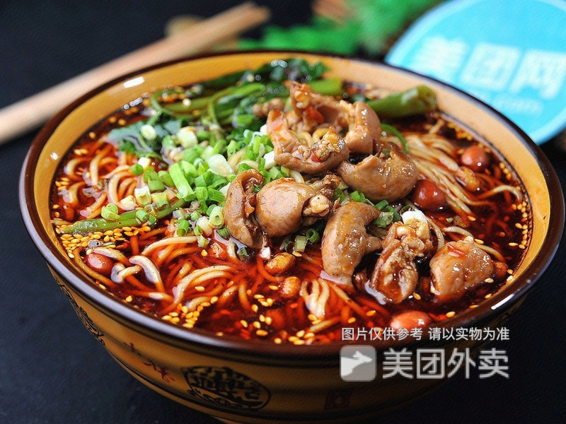 红烧肥肠面图片