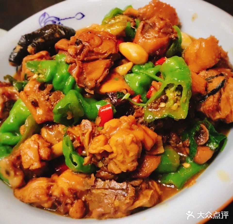 海鲜狮子头推荐菜:介绍:地址(在哪里):三道菜(明堂公园店)位于大同市