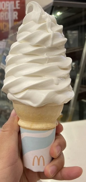 圆筒冰淇淋图片