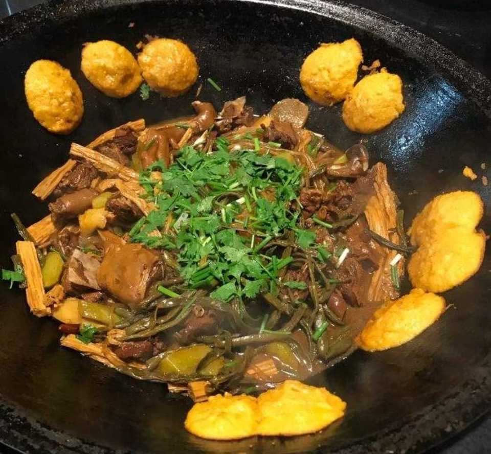 火灶铁锅炖