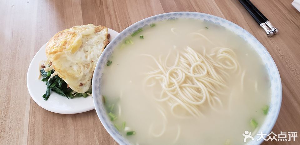 东台鱼汤肉丝面图片