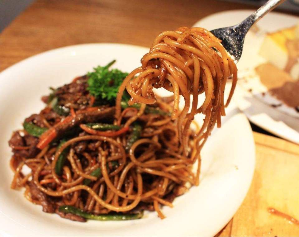 黑椒牛柳炒意面图片