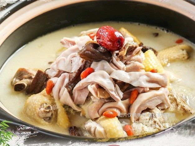 滋补养生猪肚鸡煲图片