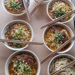 秦云老太婆摊摊面潼南店